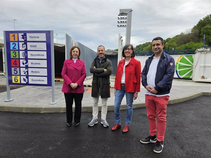 La consejera de Transición Ecológica, Industria y Desarrollo Económico, Nieves Roqueñí, ha visitado hoy el nuevo Punto Limpio de Siero que entró en servicio esta misma semana, tras una inversión de 1.281.758 euros.