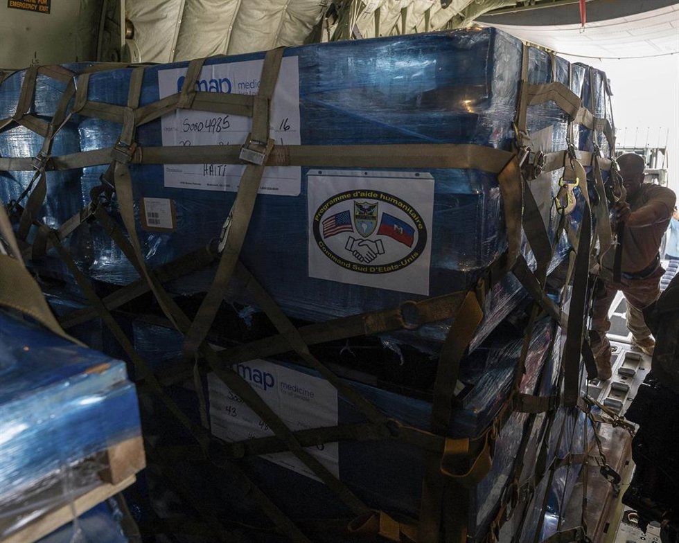 Imagen de ayuda humanitaria estadounidense a Haití 