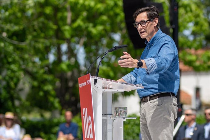 El candidat del PSC al 12M, Salvador Illa, en un míting a Montmeló (Barcelona)