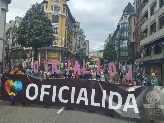 Manifestación de la Xunta Pola Defensa de la Llingua.