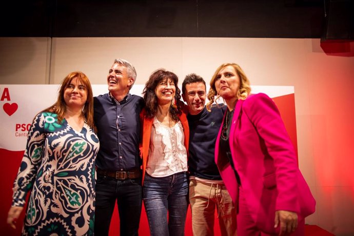 Abascal, Zuloaga, Ana Redondo, Casares y Cobo, en un acto en Santander por el 145 aniversario del PSOE