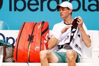 Sinner tampoco jugará en Roma por una lesión de cadera