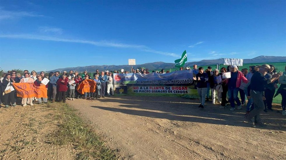 Imagen de la concentracióin este sábado convocada por la Asociación La Calahorra en Acción.