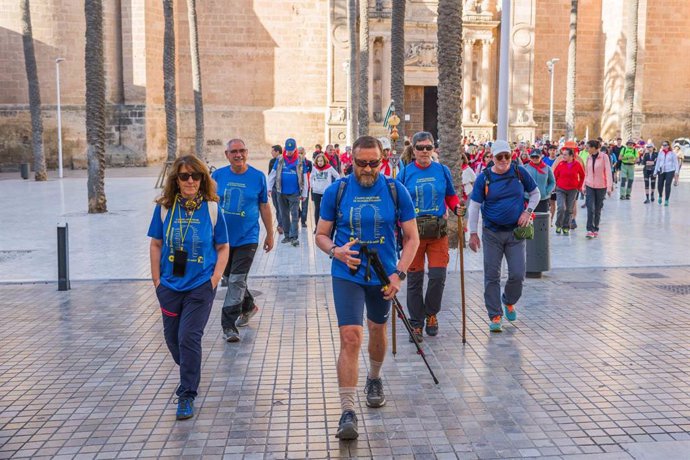 Medio millar de personas acuden a la I peregrinación 'Hacia el Origen de Nuestra Fe' en Almería.