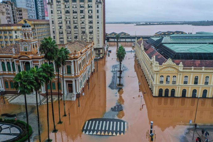 PORTO ALEGRE, May 4, 2024  -- This photo taken on May 3, 2024 shows a view of flooded urban area in Porto Alegre, Rio Grande do Sul, Brazil. The death toll from heavy rains in the southern Brazilian state of Rio Grande do Sul has risen to 39 with some 70 