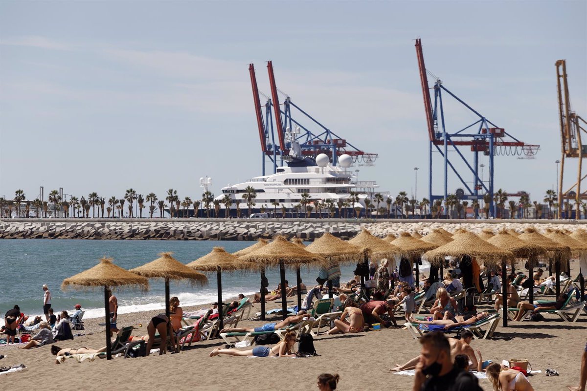 Canarias liderará el crecimiento económico en 2024 con una subida del 3,6%, según la AIReF