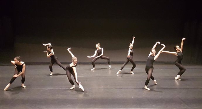 Archivo - Valladolid.- Alumnas de la Escuela de Danza