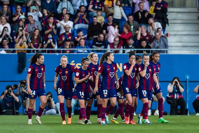 Les futbolistes del Barça celebren un gol