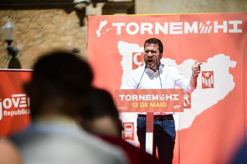 El presidente de la Generalita y candidato a la reeleción, Pere Aragons, en un acto de las juventudes de ERC en Barcelona, el 5 de mayo de 2024.