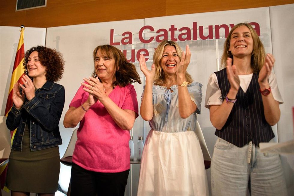 (I-D) La portavoz de En Comú Podem en el Congreso, Aina Vidal, la candidata de Comuns por Tarragona, Yolanda López, la vicepresidenta del Gobierno y líder de Sumar, Yolanda Díaz, y la líder de los comuns en el Parlament y candidata del partido a las ele