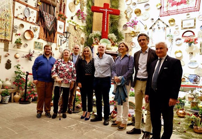 La alcaldesa de Granada, Marifrán Carazo, valora la celebración del Día de la Cruz.