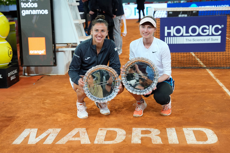 Sara Sorribes y Cristina Bucsa se coronan campeonas del dobles femenino del Mutua Madrid Open