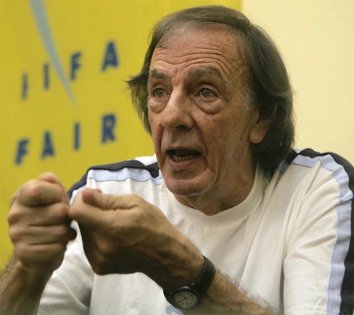 Archivo - César Luis Menotti