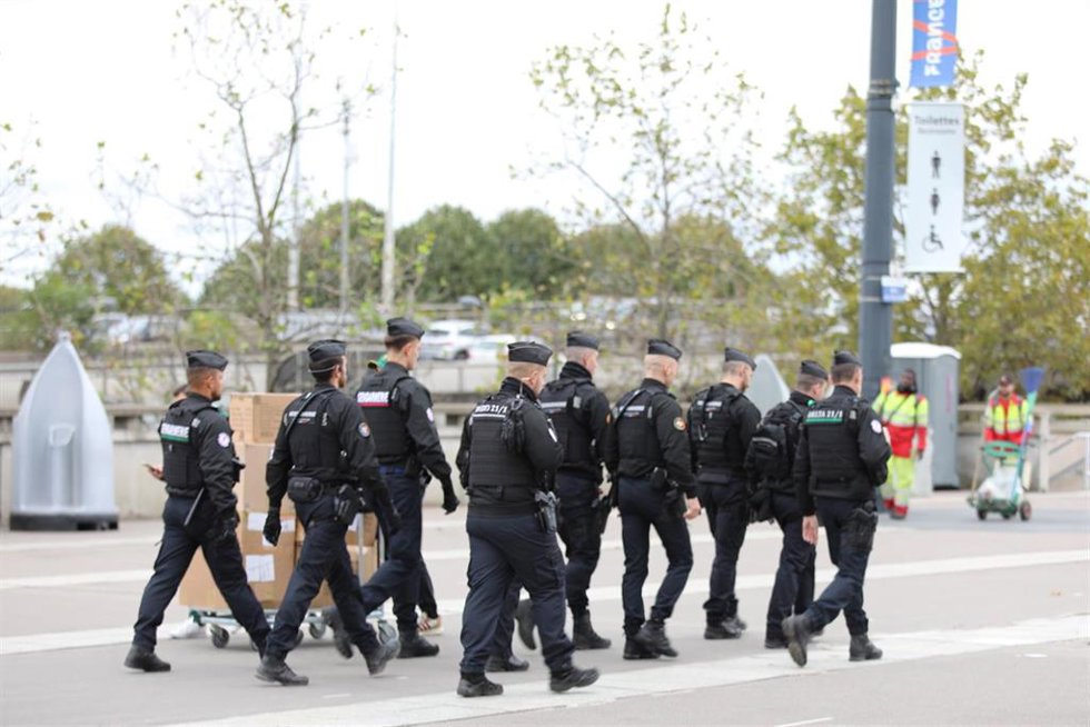 Archivo - Policía en Saint Denis, Francia