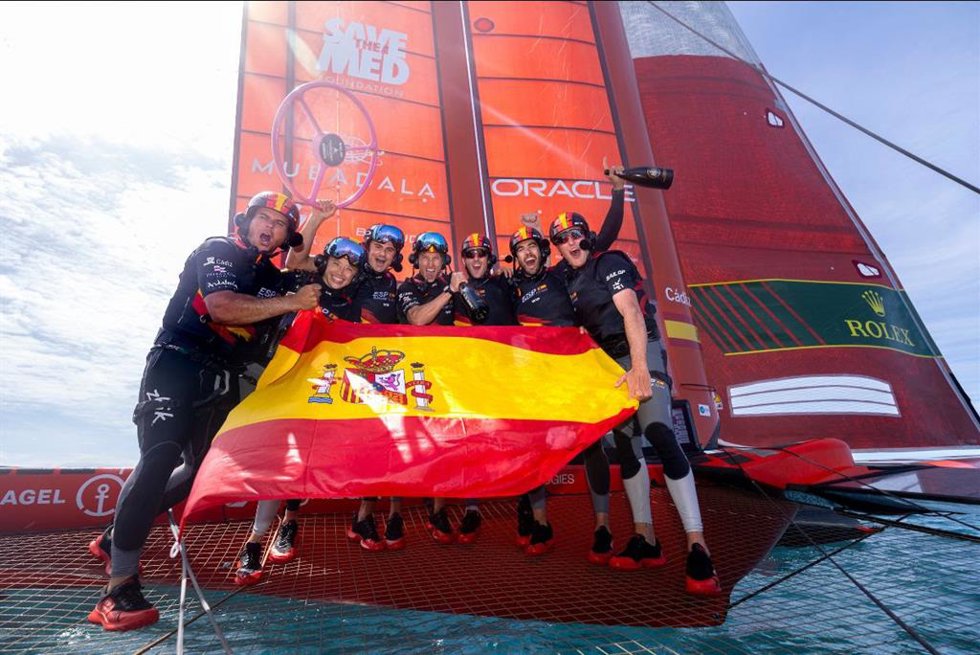 El equipo español celebra su victoria en el Gran Premio de Bermudas de la SailGP 23-24
