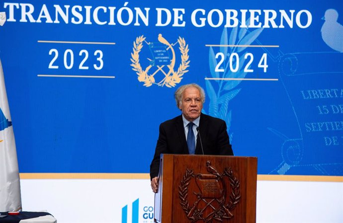 Archivo - September 11, 2023, Guatemala City, Guatemala City, Guatemala: The President of the Republic, ALEJANDRO GIAMMATTEI, guaranteed the elected president, BERNARDO ARÉVALO, that he, as well as the elected deputies and mayors, would take office on Jan