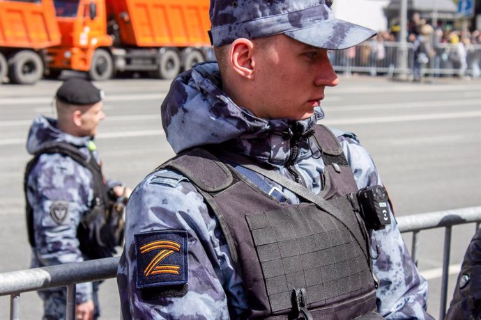 Archivo - Un sargento de una unidad de las fuerzas especiales de la Guardia Nacional de Rusia en la capital, Moscú (archivo)