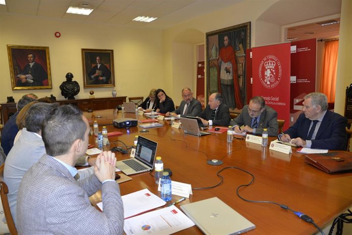 Archivo - Reunión del Consejo Social de la UCLM