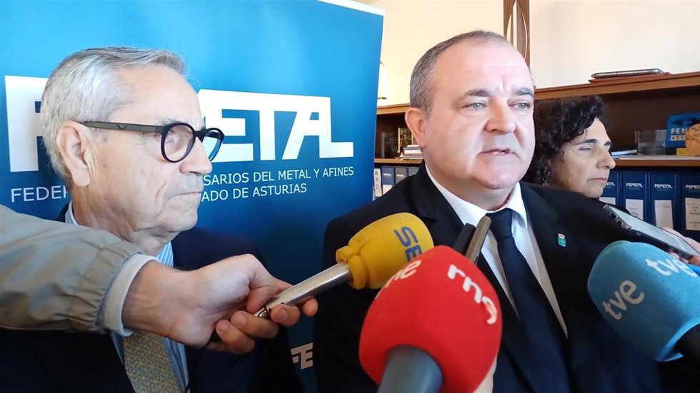 El viceconsejero de Industria y Transición Justa del Principado de Asturias, Isaac Pola, antes de participar en la jornada 'Fondos de Transición Justa. Oportunidades para Empresas del Sector Metal', organizada por la patronal del sector, Femetal.