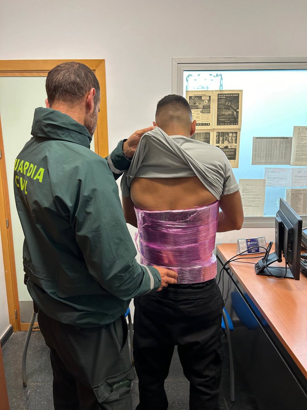 Detenido con droga adosada al cuerpo en el puerto de Tarifa.