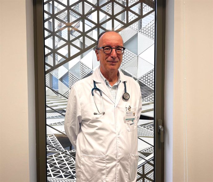 El doctor Luis Manuel Entrenas, jefe de servicio de Neumología del Hospital Quirónsalud Córdoba.