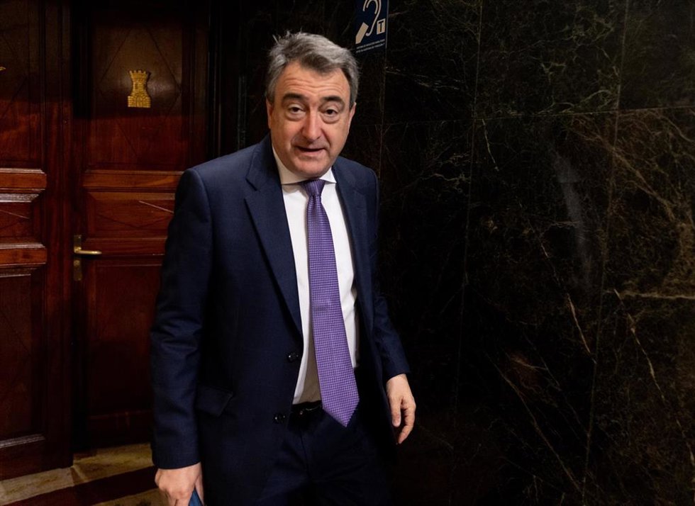 Archivo - El portavoz del EAJ-PNV en el Congreso, Aitor Esteban.