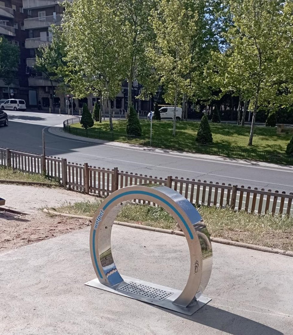 Ducha para perros junto al Túnel de la Televisión en Salamanca