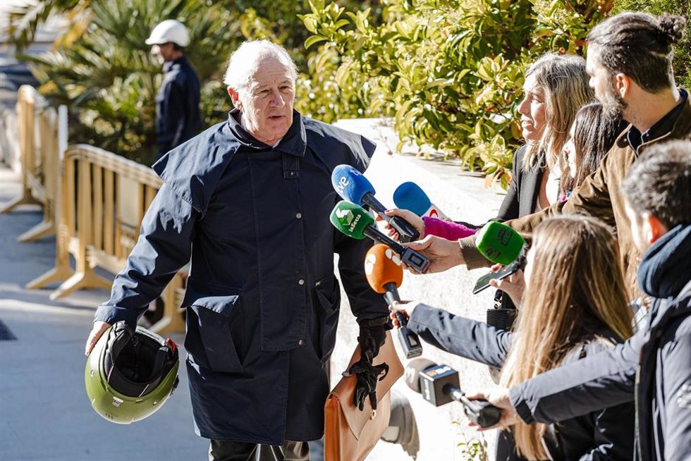 El exvicepresidente del Gobierno Rodrigo Rato a su llegada a un juicio en la Audiencia Provincial, a 10 de abril de 2024, en Madrid (España). La Fiscalía Anticorrupción acusa a Rato de once delitos contra la Hacienda Pública y otros con una petición de 