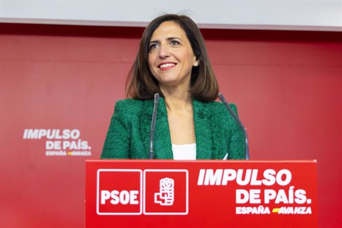 La portavoz del PSOE, Esther Peña en una rueda de prensa en Ferraz después de la reunión de la Ejecutiva Federal.