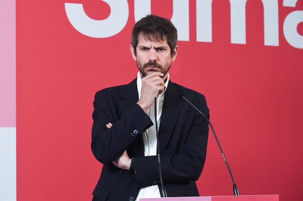 El portavoz de Sumar, Ernest Urtasun, durante una rueda de prensa para valorar los resultados de las elecciones vascas, en el Espacio Rastro, a 22 de abril de 2024, en Madrid (España). 