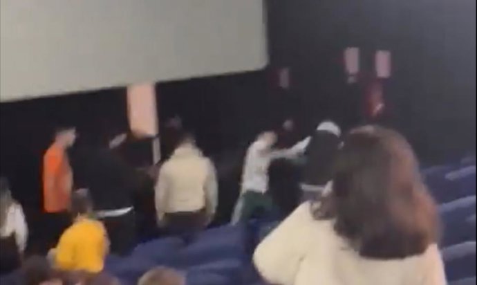 Agresión en un cine