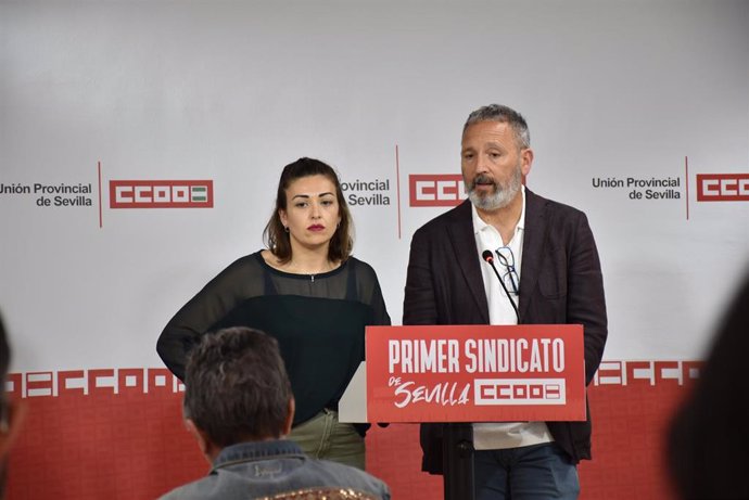 El secretario de Política Educativa de CCOO de Andalucía, Diego Rodríguez, y la delegada de CCOO en Fundación SAMU, Inés Roca.