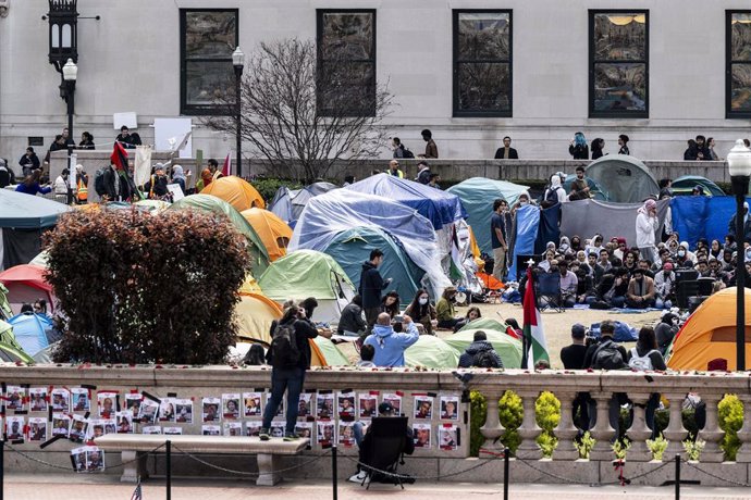 26 April 2024, US, New York City: A pro-Palestine encampment is erected in front of Butler Library at Columbia University in New York City. Photo: Michael Brochstein/ZUMA Press Wire/dpa