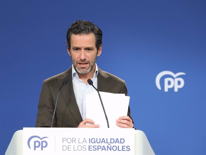 El portavoz del Partido Popular, Borja Sémper, ofrece una rueda de prensa para valorar los resultados de las elecciones vascas, en la sede del PP, a 22 de abril de 2024, en Madrid (España). El PP se ha consolidado como la cuarta fuerza política. Su grupo 