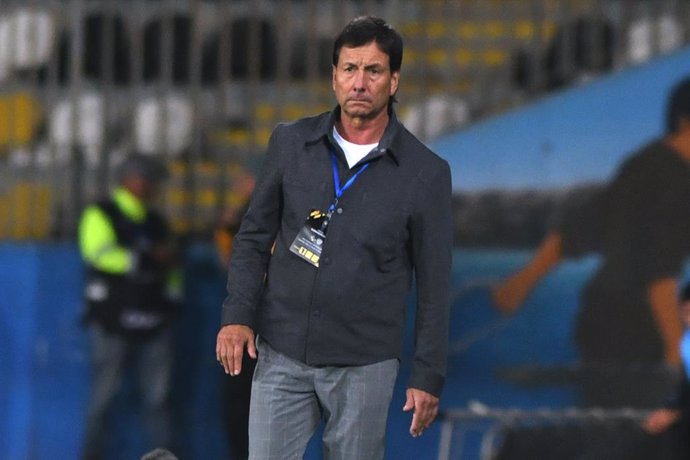 Chile.- Coquimbo Unido confirmó "grave neumonía" de su DT Fernando Díaz