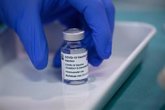 Foto: AstraZeneca deja de comercializar en Europa la vacuna 'Vaxzevria' contra el Covid
