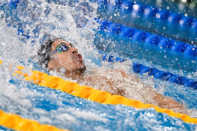 Archivo - El nadador español Hugo González en el Mundial de Doha de 2024