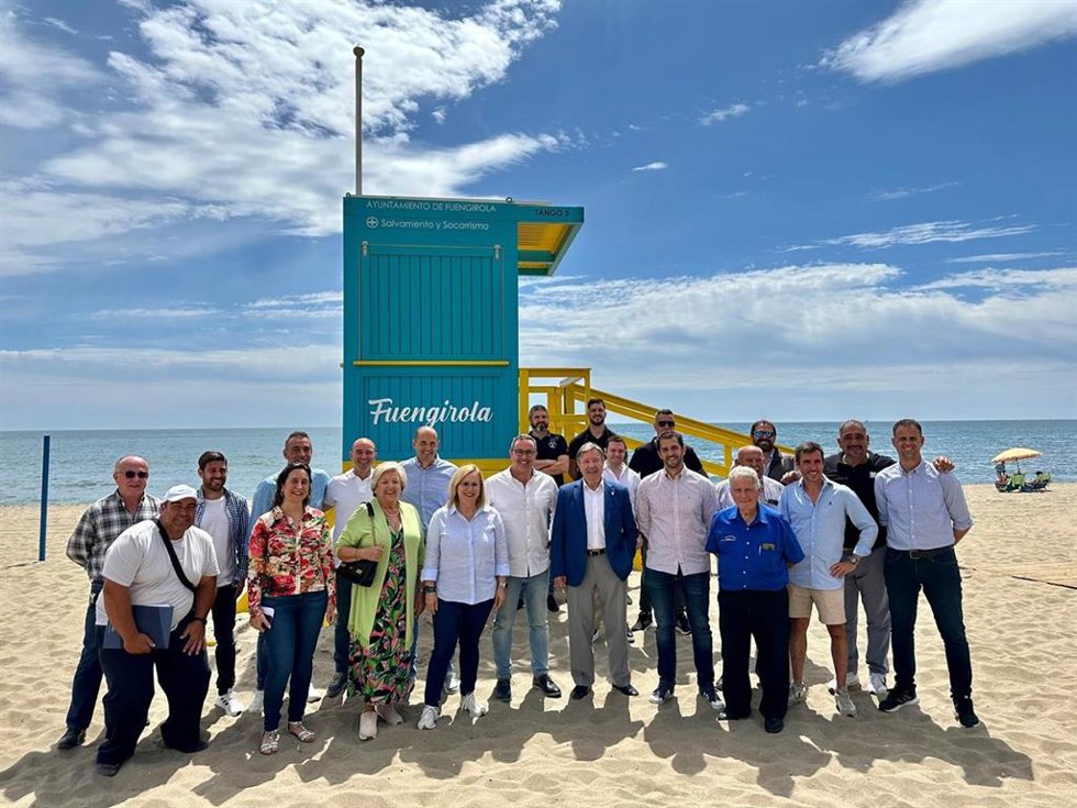 La alcaldesa de Fuengirola, Ana Mula presenta junto a los empresarios de playa el acto promocional de la ciudad en Madrid.