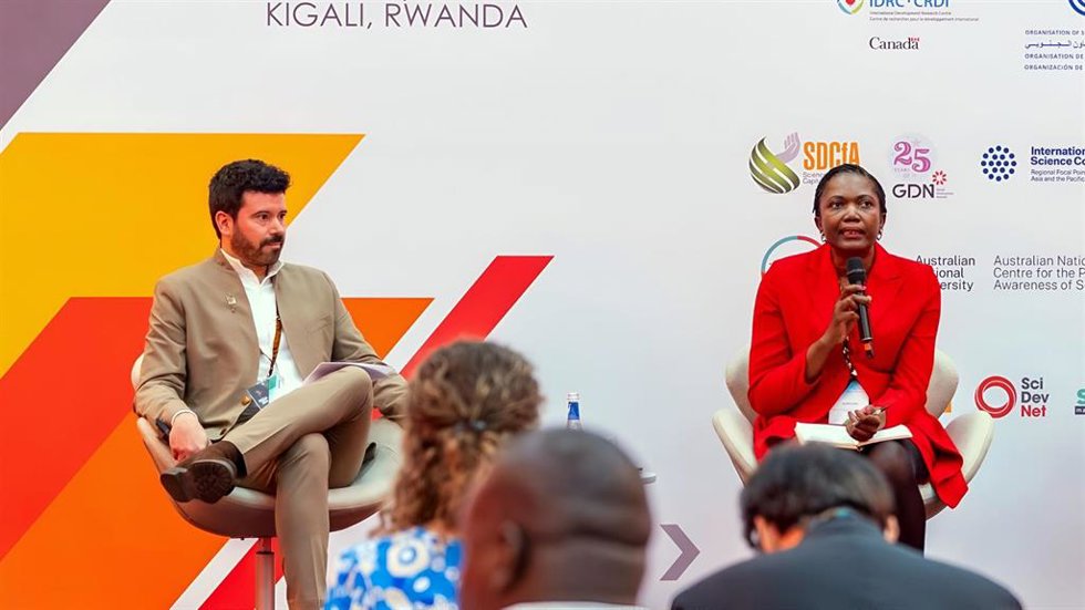 Alexis Roig y Jackie Kado en la inauguración del Centro de Diplomacia Científica para África
