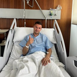 El delantero del Athletic Club Gorka Guruzeta, operado de una apendicitis aguda