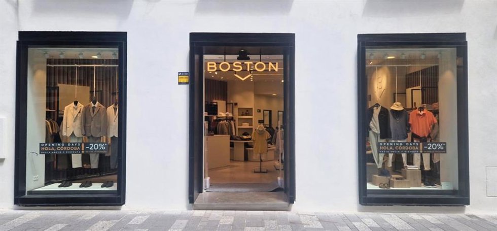 Tienda Boston en la calle Cruz Conde de Córdoba