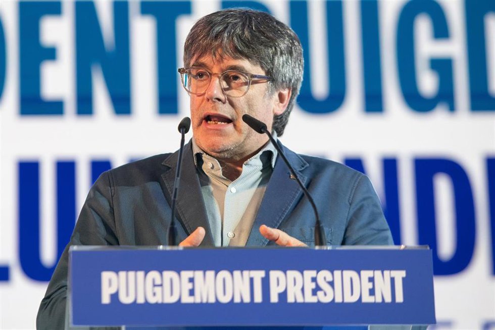 El expresidente de la Generalitat de Catalunya y candidato de Junts a las elecciones catalanas, Carles Puigdemont, durante un mitin de Junts+, en Jean Carrre Space, a 5 de mayo de 2024, en Argels (Francia). 