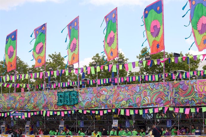 Bar del festival elrow Town, en IFEMA Madrid, a 28 de abril de 2024, en Madrid (España).  