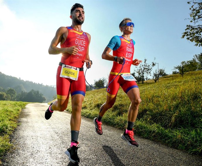 El triatleta riojano Fernando Riaño