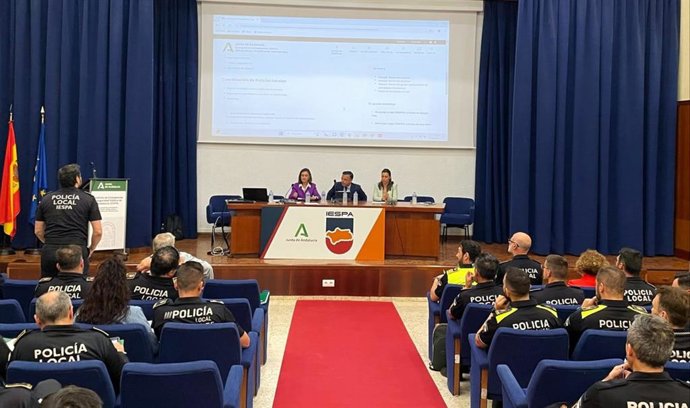 FAMP valora la aplicación Codipol destinada a facilitar el trabajo de la Policía Local