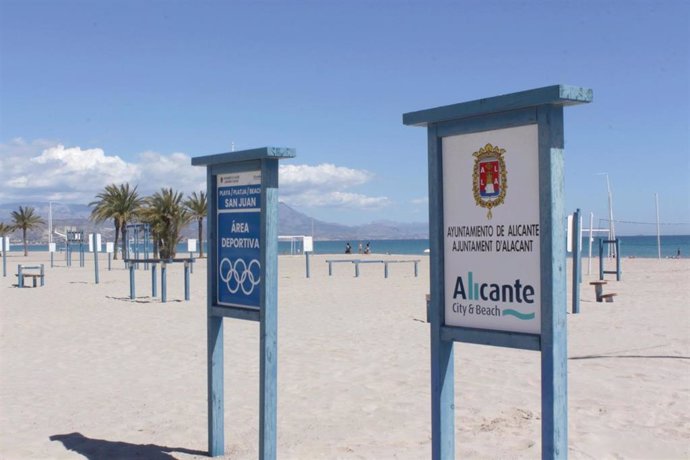 Archivo - Playa de Sant Joan en Alicante