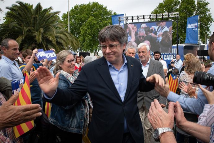 El candidato de Junts+ a las elecciones catalanas, Carles Puigdemont, en el acto central de campaña en Argels-sur-mer (Francia).