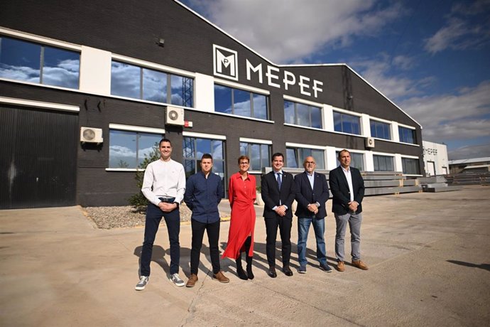 La presidenta del Gobierno de Navarra, María Chivite, visita la empresa Mepef Cascante en Tudela.