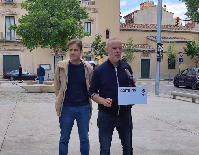 El candidat dels Comuns a les eleccions europees, Jaume Asens, i el cap de llista dels Comuns per Girona a les catalanes, Eloi Badia