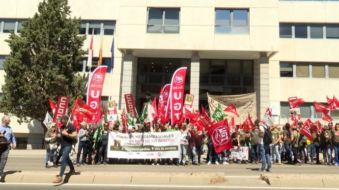 Manifestación de agentes medioambientales en Toledo.